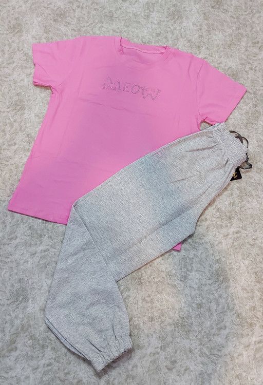 ست تیشرت نخ پنبه و شلوار ملانژ میو صورتی